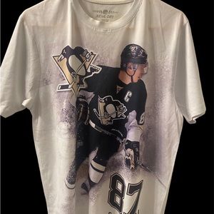 Sidney crosby athletic drift tee shirt.